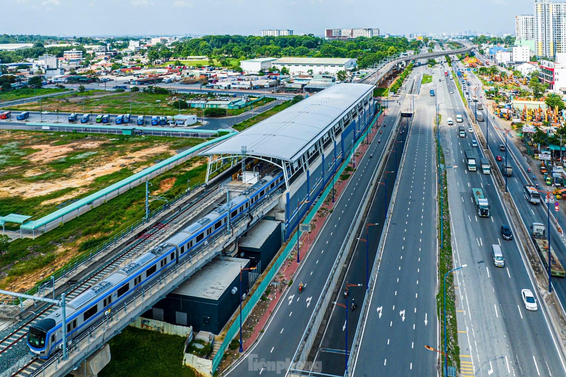Tuyến Metro Thành Phố Mới Bình Dương: Cú Hích Hạ Tầng Thay Đổi Diện Mạo Đô Thị 3 Tàu Metro số 1 Bến Thành – Suối Tiên tại TP.HCM
